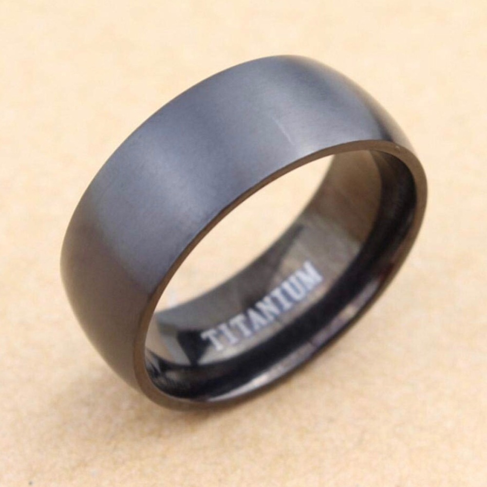 ⚠️ 1 LEFT! Men’s Black brushed titanium ring - Picture 3 of 8